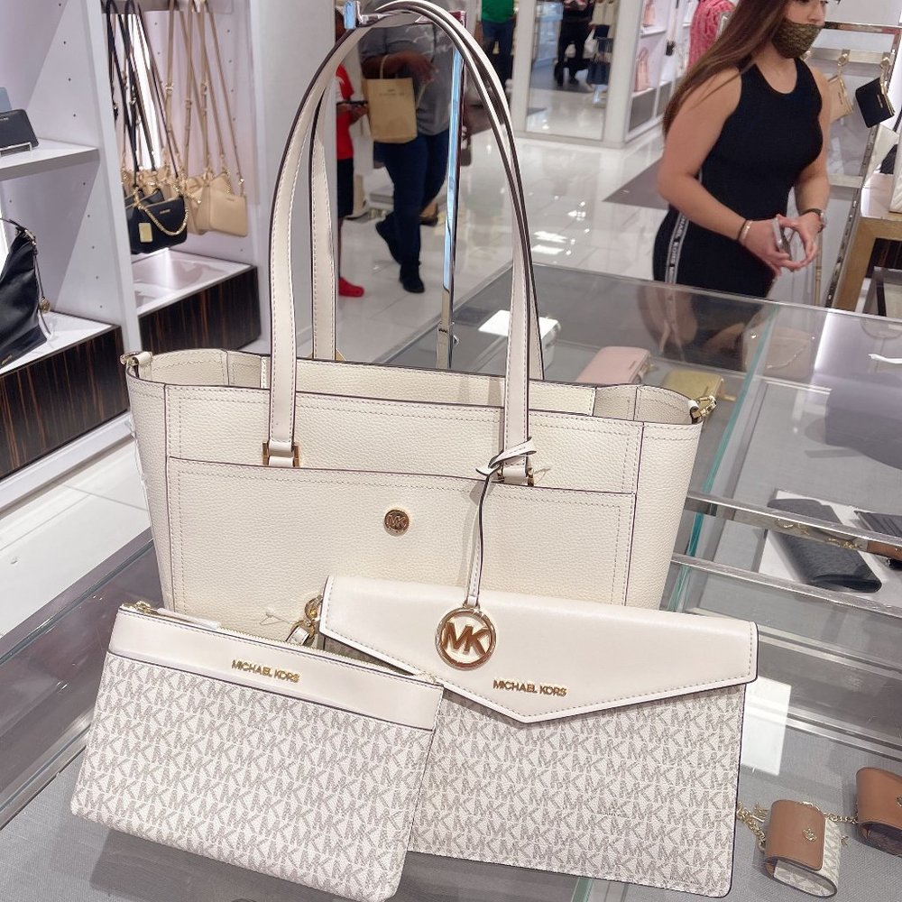MK Maisie LG Pebbled Leather 3-in-1 Tote Bag White